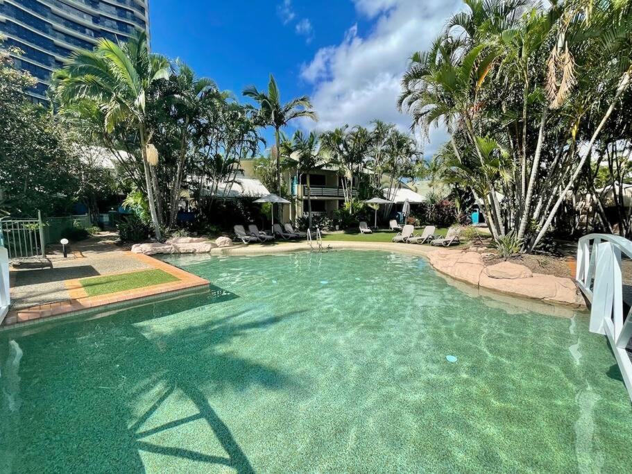 Diamond 6 * Gold Coast