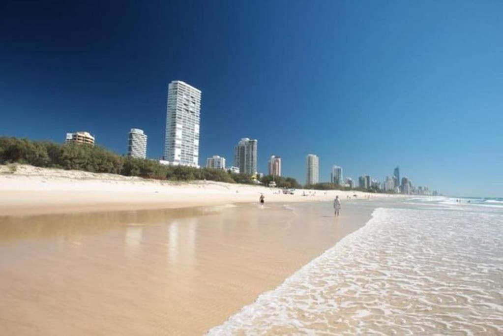 Diamond 6 * Gold Coast