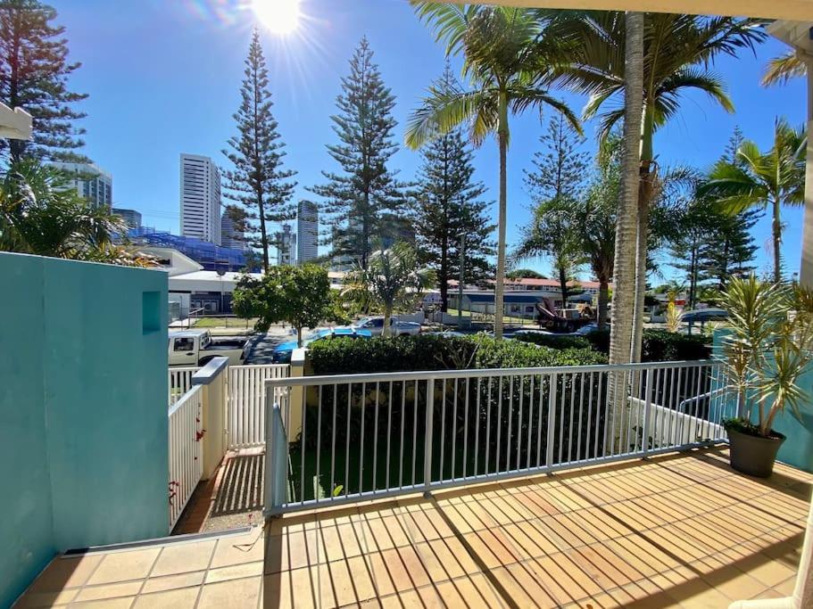 Diamond 6 Gold Coast